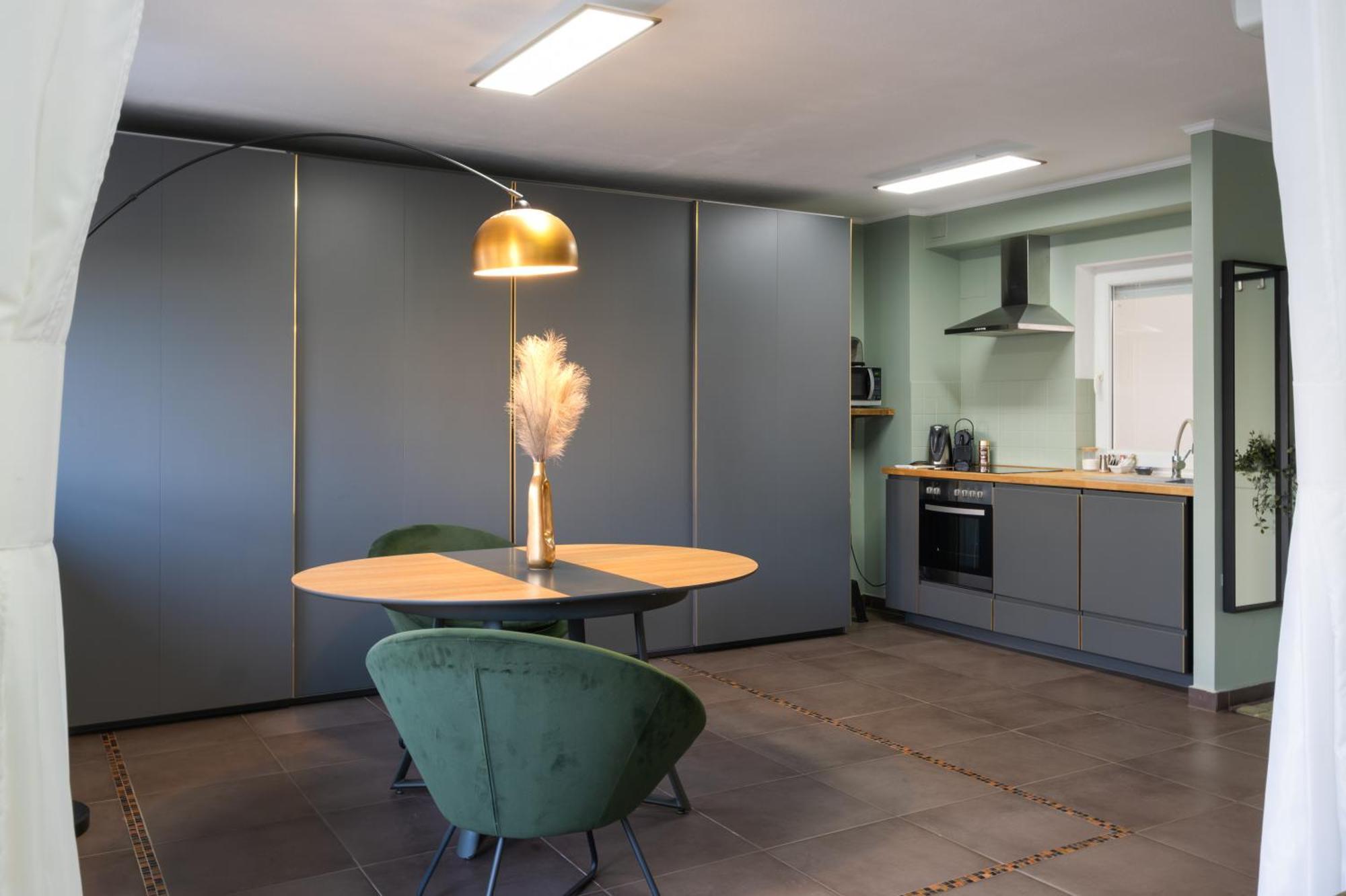 Apartment Private Rooftop Terrace - Sunny Retreat *